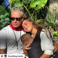 Dari pernikahan terbarunya, ia memiliki seorang anak yang lahir pada Maret tahun ini. Ini potretnya bersama Maria. Selain aktris dan penyanyi, wanita yang jauh lebih muda dari suaminya itu seorang CEO brand anak. Foto: Instagram @ferrcarrillo