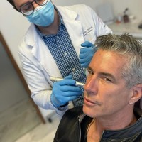 Selain olahraga, tampaknya penampilan awet muda pemain Fernando Jose ini juga didukung dengan perawatan. Ia pun pernah menunjukkannya kepada para pengikut di Instagram. Foto: Instagram @ferrcarrillo