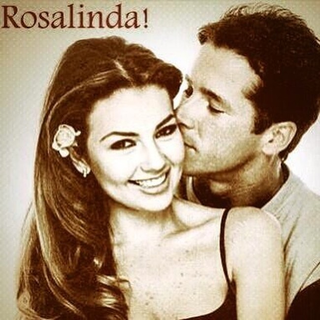 Fernando Carrillo adalah aktor asal Venezuella yang dikenal penonton Indonesia lewat telenovela Rosalinda di akhir 90an. Perannya sebagai Fernanda Jose masih melekat sampai sekarang. Foto: Instagram @ferrcarrillo