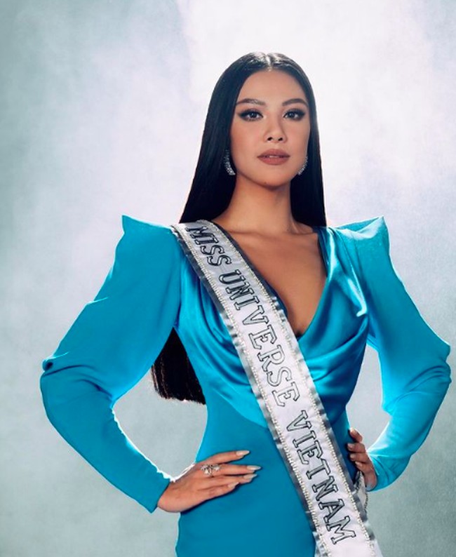 Miss Vietnam 2021 telah terpilih. Dia adalah Huynh Pham Thuy Tien. Tidak ada yang menyangka bahwa penampilan Huynh di masa lalu tampak berbeda. Foto: dok. Instagram