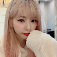 Visual sekaligus leader Dreamcatcher, Jiu menempati posisi pertama sebagai ratu visual KPop. Pemilik nama asli Kim Min Ji ini dikenal dengan julukan ‘The Pink Princess’. Foto: dok. Happyface Entertainment