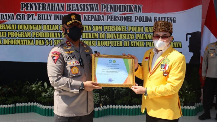 Kapolda Kalimantan Tengah (Kalteng), Irjen Dedi Prasetyo dinilai berperan dapat percepatan vaksinasi mahasiswa.
