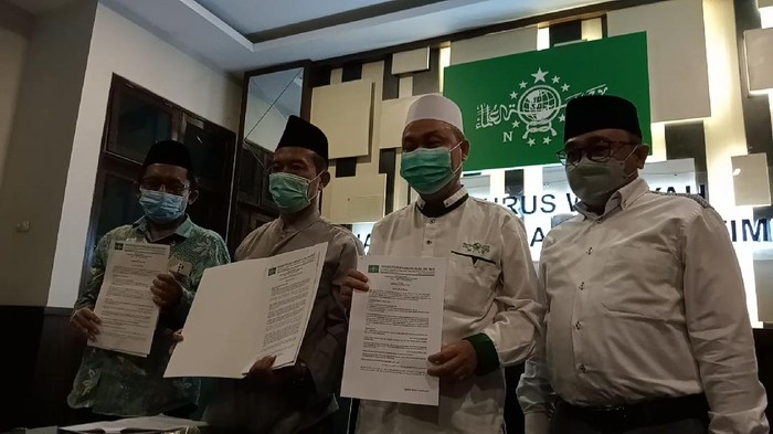 Khatib Syuriah PWNU Jatim KH Syafruddin Syarif