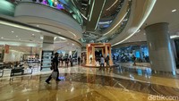 Kini mal diperbolehkan buka hingga pukul 22.00 WIB.