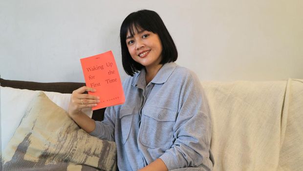 Lala Bohang Bersama Buku Waking Up for the First Time