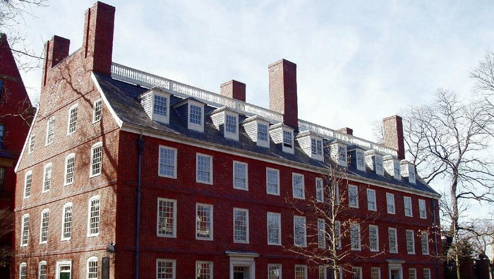 Bangunan Berusia 3 Abad di Harvard Ini Ternyata Pernah Ditinggali 640 Tentara!