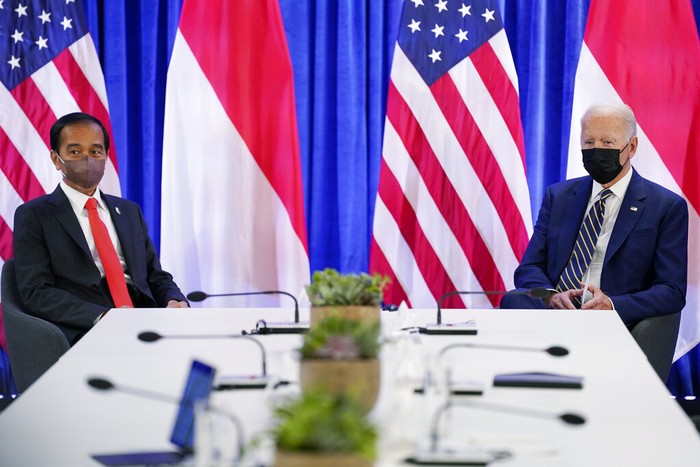 Presiden Amerika Serikat (AS) Joe Biden mengunggah momen pertemuan bilateralnya dengan Presiden Joko Widodo (Jokowi). Pertemuan Biden dan Jokowi itu berlangsung di Scottish Event Campus (SEC), Glasgow, Skotlandia.
