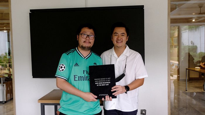 Penandatanganan MoU oleh Dirut PT Planet Properindo Jaya Tbk dan CEO ARTOTEL Group