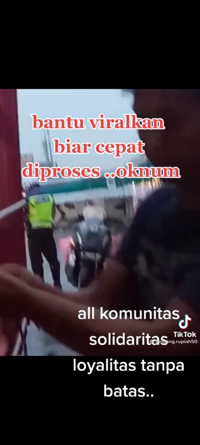 Polisi di Banten tilang sopir truk tapi minta bawang sekarung