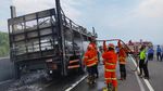 Puluhan Motor Ludes Jadi Rongsokan, Imbas Truk Gendong Terbakar di Tol Nganjuk