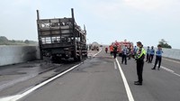 Sementara Kanit Laka Polres Nganjuk Ipda Sugino mengatakan, saat ini polisi masih melakukan penyelidikan terkait dengan kebakaran di Nganjuk tersebut. Kerugian akibat kebakaran ini ditaksir capai Rp 500 juta.
