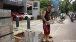 Revitalisasi Trotoar Jalan Suryo Jaksel Terus Dikebut
