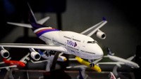 Sebelum ada pandemi COVID-19, keuangan Thai Airways memang sudah berdarah-darah sejak tahun 2012. Untuk membantu keuangan perusahaan, maskapai akan menandatangani perjanjian kredit 25 miliar baht dengan berbagai lembaga keuangan pada tahun depan dan sedang dalam pembicaraan dengan pemerintah Thailand untuk mendapatkan bantuan sebesar 25 miliar baht. AFP/Mladen Antonov.