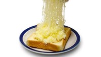Parutan Keju. Dengan penemuan ini, kamu bisa memarut mentega ke roti panggang atau makanan lainnya dan menikmatinya dalam beberapa menit. (Pinterest.com)
