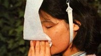 Tissu Toilet Portabel. Penemuan ini memang terlihat aneh. Kamu yang sering kali membutuhkan sesuatu untuk menyeka kotoran, atau bahkan suka bersin di tempat umum, dispenser tissu toilet ini bisa jadi solusi nih. (Hubpages.com).