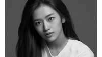 Straship Entertainment merilis foto terbaru Ahn Yujin. Foto: (dok. ist)