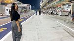 Pinggul Anya Geraldine Dirangkul Pria Bersorban