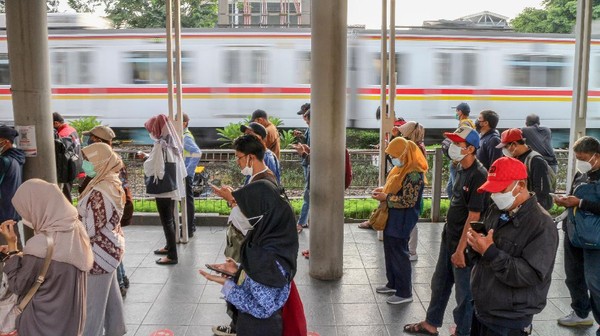 Begini Sibuknya Stasiun di Kabupaten Bogor Saat Jam Berangkat Kerja