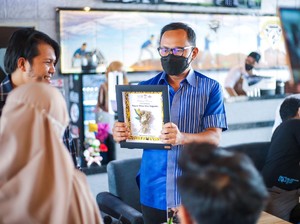 Ke Kampung Pinisi, Bima Arya Apresiasi Peran Anak Muda di Balikpapan
