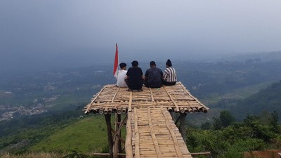Foto: Alam Indah Bogor dari Atas Bukit Alesano