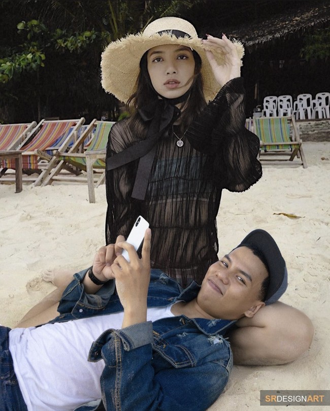 Nyogok Lisa BLACKPINK supaya nggak marah lagi ya, mas? Seru banget yang lagi nyantai di Bali. Foto: dok Instagram srdesignart