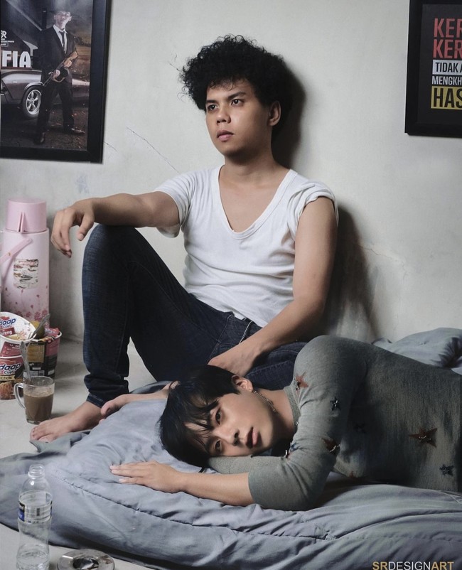 Senasib sepenanggungan bareng teman kosan ya, mas. Kayaknya Jin BTS masih laper deh walaupun udah ngopi dan makan mie. Foto: dok Instagram srdesignart