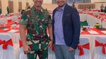 Momen Manis Jenderal Andika Saat Potong Kue Bersama Istri