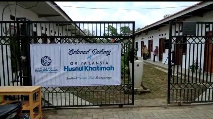 Griya Lansia Husnul Khatimah
