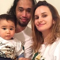 Lalu Julie mengajak Ijal bertemu di Bali. Tapi lagi-lagi Ijal belum bisa menemui Julie. Liburan Julie selanjutnya ia mengunjungi Gili Trawangan, Lombok, NTB. Barulah aku sempatkan ke Gili Trawangan bertemu lagi yang pada saat itu kami hanya teman biasa saja. Sembari saling mengenal karakter masing-masing, ungkapnya. Foto: Dok/pribadi Ijal.