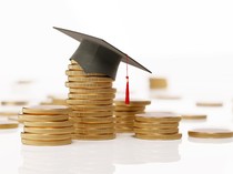 Dapat UKT Tinggi dan Harus Nyambi Kerja, Mahasiswa Ini Harap Ada UKT Golongan Menengah