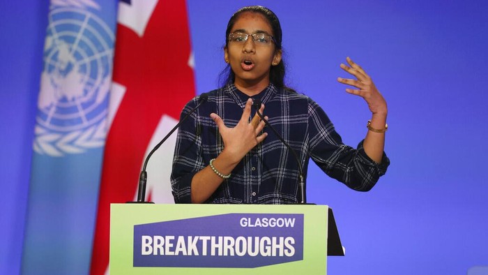 Ini Vinisha Umashankar, Gadis 14 Tahun yang Curi Perhatian di KTT COP26 Sosok Vinisha Umashankar jadi sorotan usai mendapat standing ovation saat bicara soal perubahan iklim di KTT COP26. Seperti apa profil gadis asal India ini?