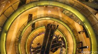 Jakarta kini berstatus PPKM Level 1, sejumlah aturan diperlonggar termasuk aturan masuk pusat perbelanjaan.