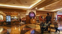 Kini mal di Jakarta dapat menerima pengunjung hingga 100 persen.
