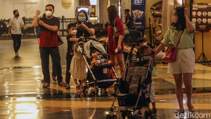 Jakarta PPKM Level 1, Kapasitas Mal Buka 100 Persen Jakarta kini berstatus PPKM Level 1. Sejumlah aturan pun diperlonggar, salah satunya mal yang kini dapat menerima pengunjung hingga 100 persen.