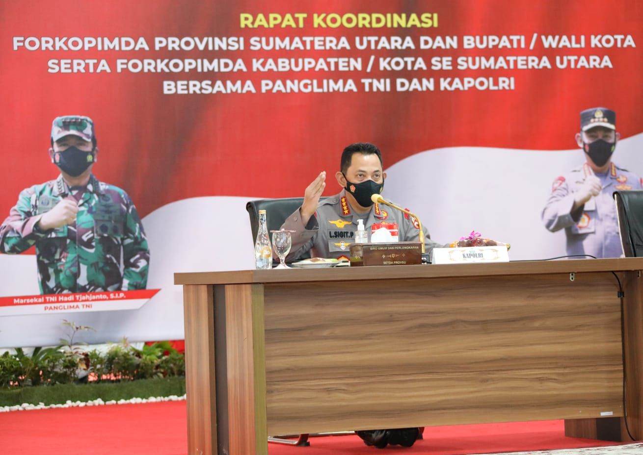 Kapolri Jenderal Listyo Sigit Prabowo memberi pengarahan kepada Forkopimda Sumut
