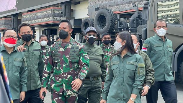 Meutya Hafid memimpin rombongan Komisi I DPR saat kunjungan ke Mabes AD.