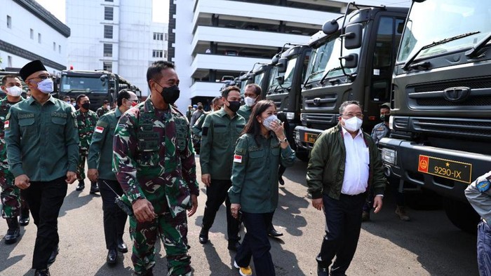Meutya Hafid bersama rombongan Komisi I DPR saat kunjungan ke Mabes AD.