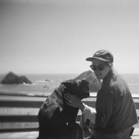 Mengenai lamarannya, Kristen Stewart mengaku bahwa tidak ada yang spesifik terkait prosesi tersebut. Tidak ada perjanjian pula bahwa Dylan yang akan melakukannya. Karena mereka berdua ada wanita memang bisa jadi ada kebingungan peran gender tapi Dylan lah yang menginisiasi momen romantis itu. Foto: Instagram @spillzdylz