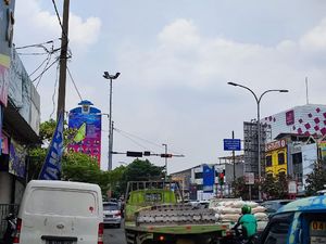 Bikin Bingung, Lampu Merah Simpang Ramanda Depok Hitungannya Maju!