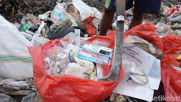 Limbah B3 medis dibuang ke TPA Dompu, NTB. (Faruk/detikcom)