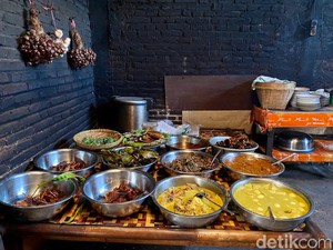 Asyik! Di 5 Tempat Ini Bisa Langsung Ambil Makanan dan Makan di Dapur