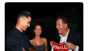 Presenter kenamaan Piers Morgan yang pendukung Arsenal, menilai Ronaldo terlalu bagus buat MU. Lebih baik dia pindah saja ke Arsenal. Foto: Twitter