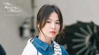 Song Hye Kyo memerankan sosok Ha Young Eun yang trauma karena cinta gegara hubungan asmara sebelumnya yang berakhir buruk. Foto: (dok. Now We Are Breaking Up)