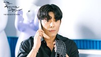 Hingga ia bertemu dan jatuh cinta dengan Seok Do Hoon (Kim Joo Heon), seorang pria yang berpengalaman dalam cinta dan tulus dengan perasaannya. Foto: (dok. Now We Are Breaking Up)