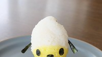 Pembuatnya bernama Shogakukan, ia rencananya akan menerbitkan buku yang berisi 150 foto onigiri. Di sini juga akan diberi panduan cara membuat onigiri beserta resepnya.  Foto: Instagram @onigirigekijo