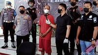 Sebelumnya diberitakan, Hani Dwi Susanti (30) warga Dusun Panggang Welut, Desa Taji, Kecamatan Juwiring, Klaten, Jawa Tengah, tewas setelah minum air yang telah dicampuri racun dari kulkas rumahnya. Peristiwa tersebut terjadi di rumah korban pada Selasa (2/11) pagi.