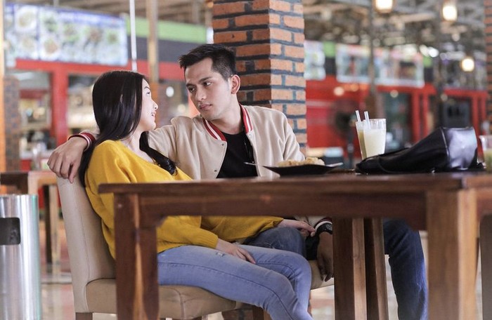 Potret Ilyas Bachtiar yang Jago Racik Kopi bersama Hanna Kirana