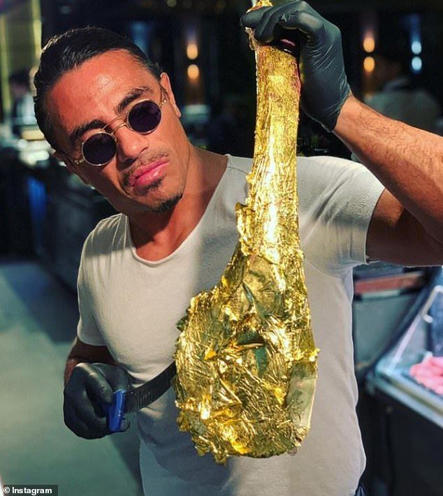 Tawarkan Gaji Rp 233 Ribu, Lowongan Chef di Resto Salt Bae Disorot