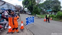 Alhasil kendaraan yang akan menuju Lembang dari arah Cimahi maupun Parongpong serta Cisarua maupun yang sebaliknya dialihkan sementara menuju Jalan Manoko lalu keluar di Jalan Mandarin, Lembang.