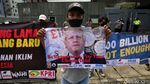 Terkait Perubahan Iklim, Kedubes Inggris di Jakarta Digeruduk Demonstran